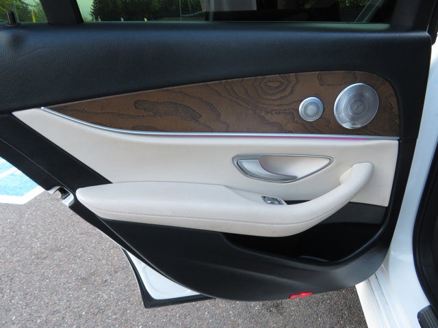 2018 Mercedes Benz E 300 photo 14