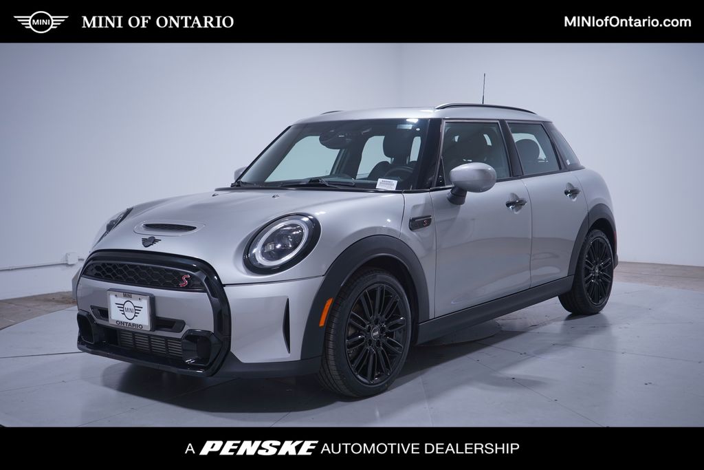 2023 MINI Hardtop 4 Door S's photo