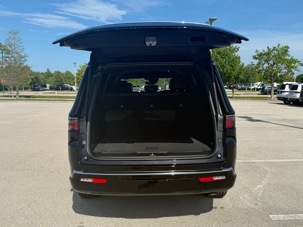 2025 Jeep Wagoneer L Base photo 27