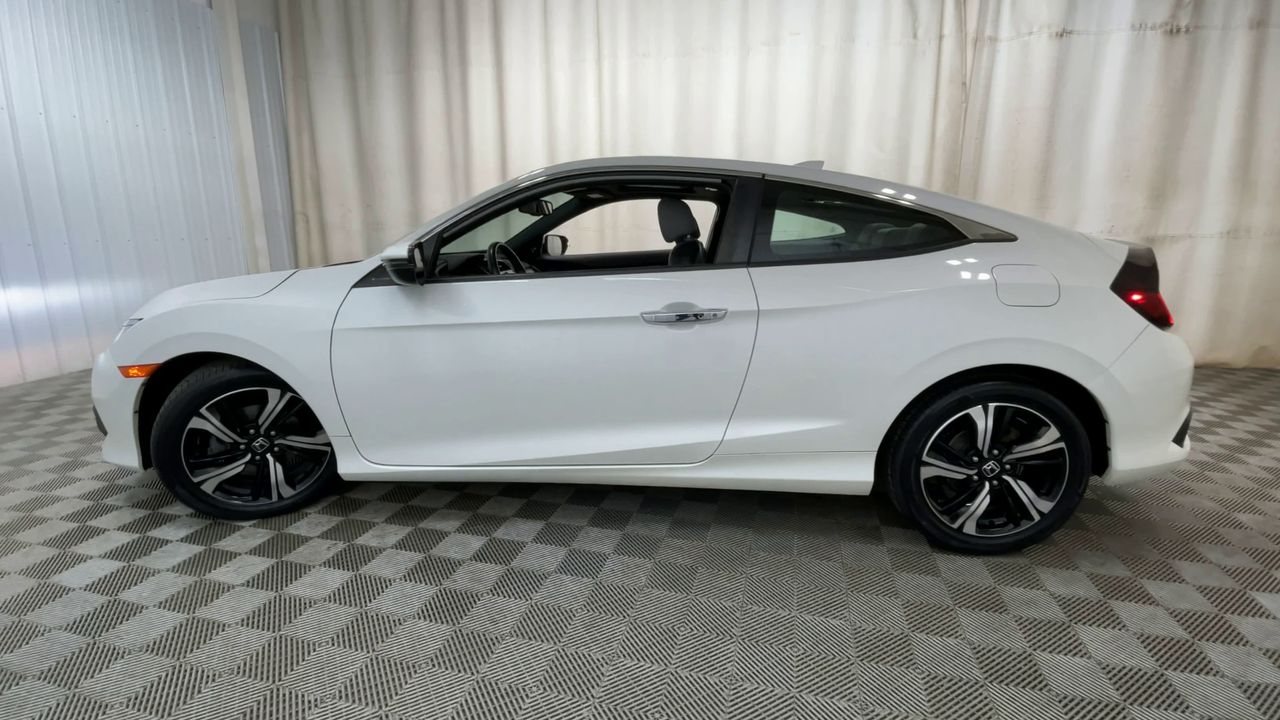 2016 Honda Civic Touring photo 5