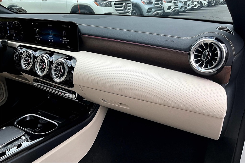 2023 Mercedes Benz CLA 250 4MATIC photo 16