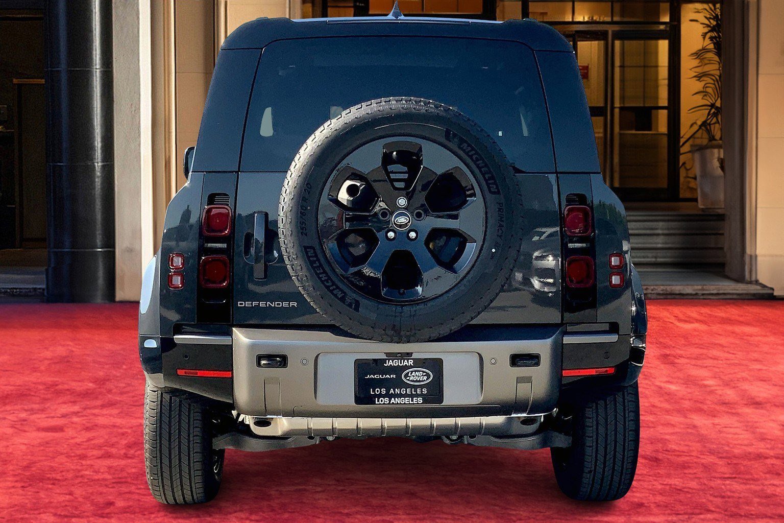 2025 Land Rover Defender 90 X-Dynamic SE photo 3