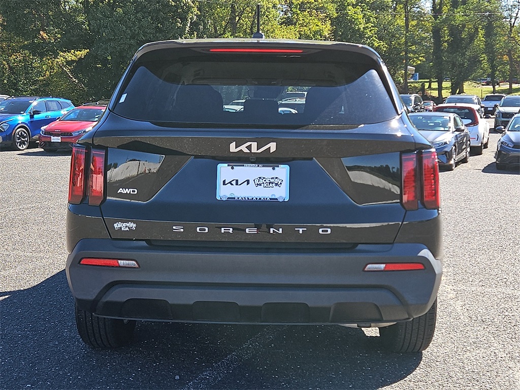 2022 Kia Sorento LX photo 3