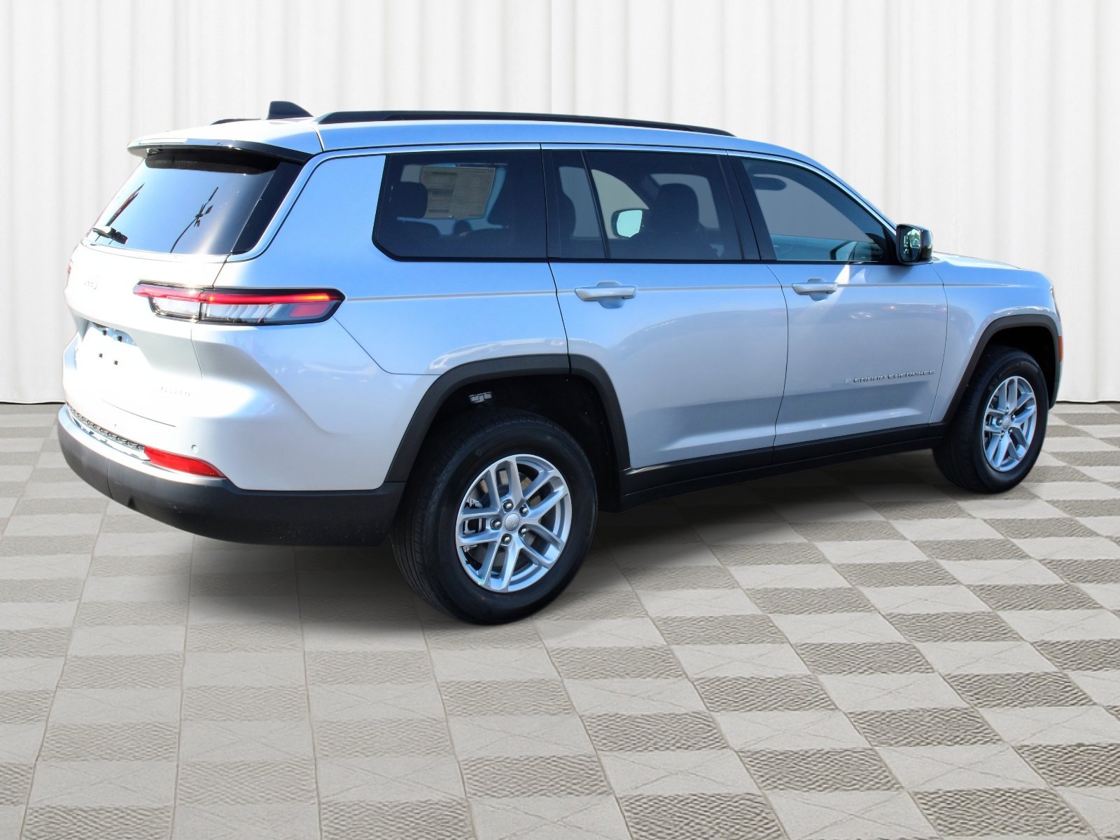2025 Jeep Grand Cherokee Laredo X photo 7