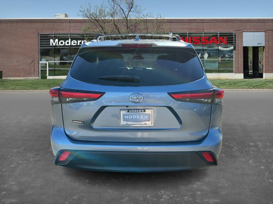 2022 Toyota Highlander XLE photo 3
