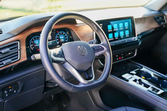 2024 Volkswagen Atlas SE Technology photo 10