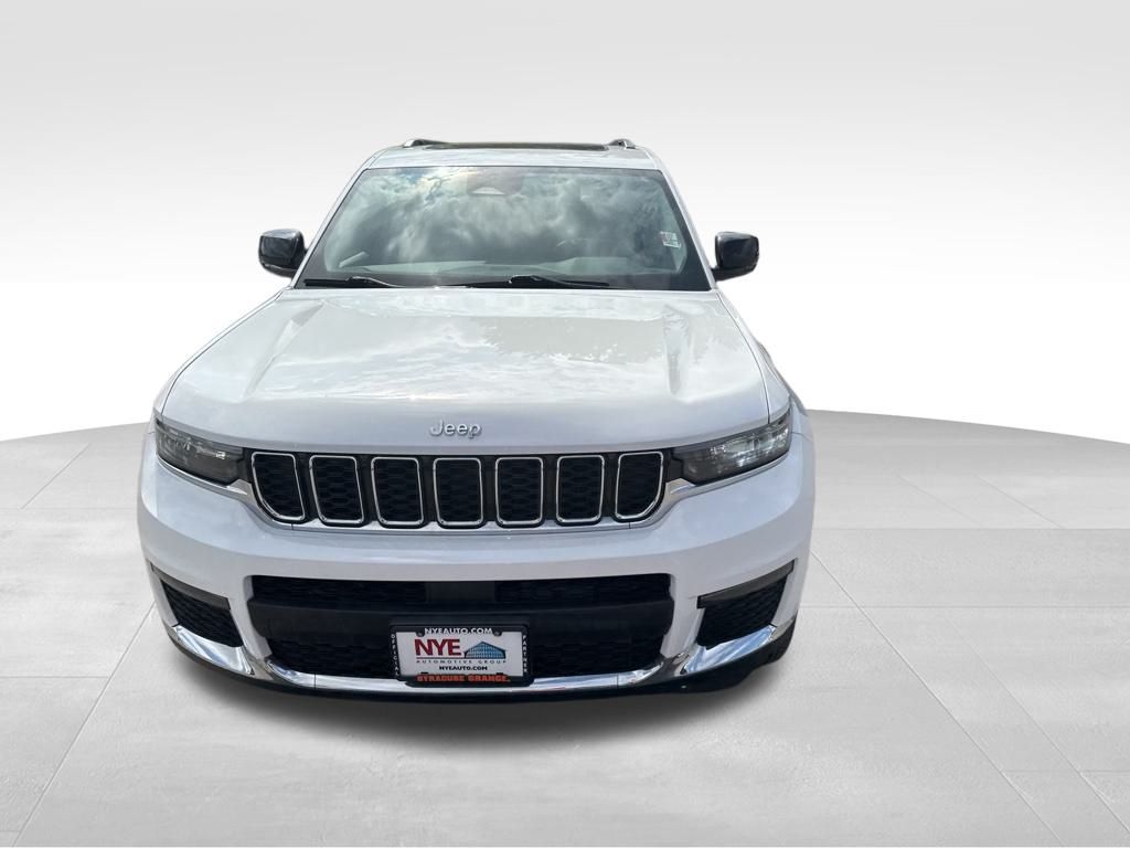 2022 Jeep Grand Cherokee Limited photo 3