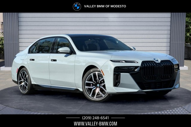 2025 BMW i7