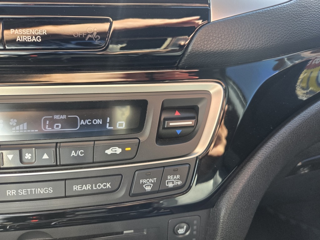 2017 Honda Pilot Elite photo 20