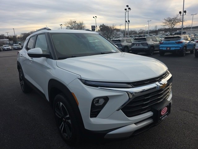 2025 Chevrolet Trailblazer LT's photo