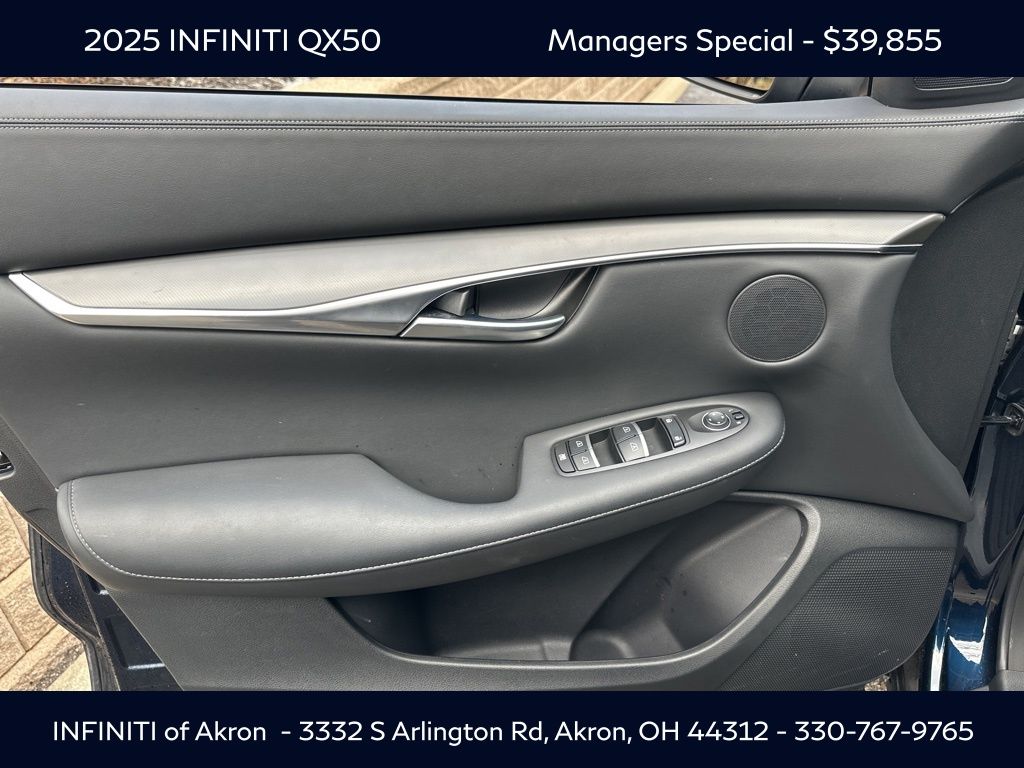 2025 Infiniti QX50 PURE photo 2