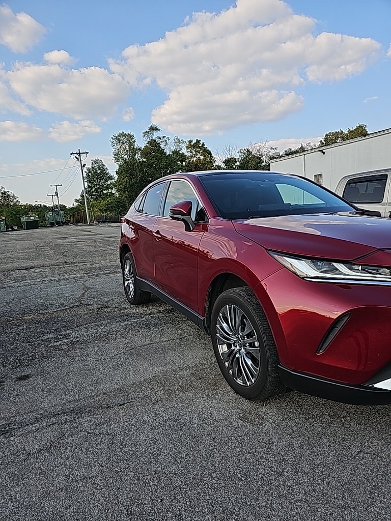 2023 Toyota Venza Limited photo 2