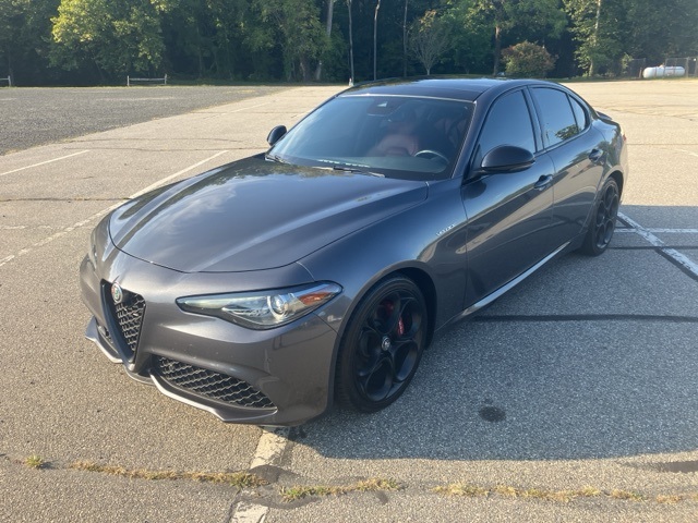2022 Alfa Romeo Giulia Ti Veloce's photo
