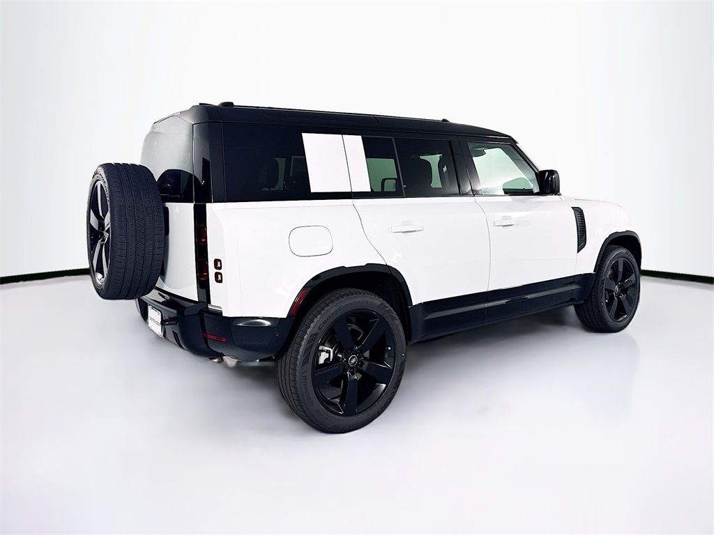 2025 Land Rover Defender 110 X-Dynamic SE photo 4