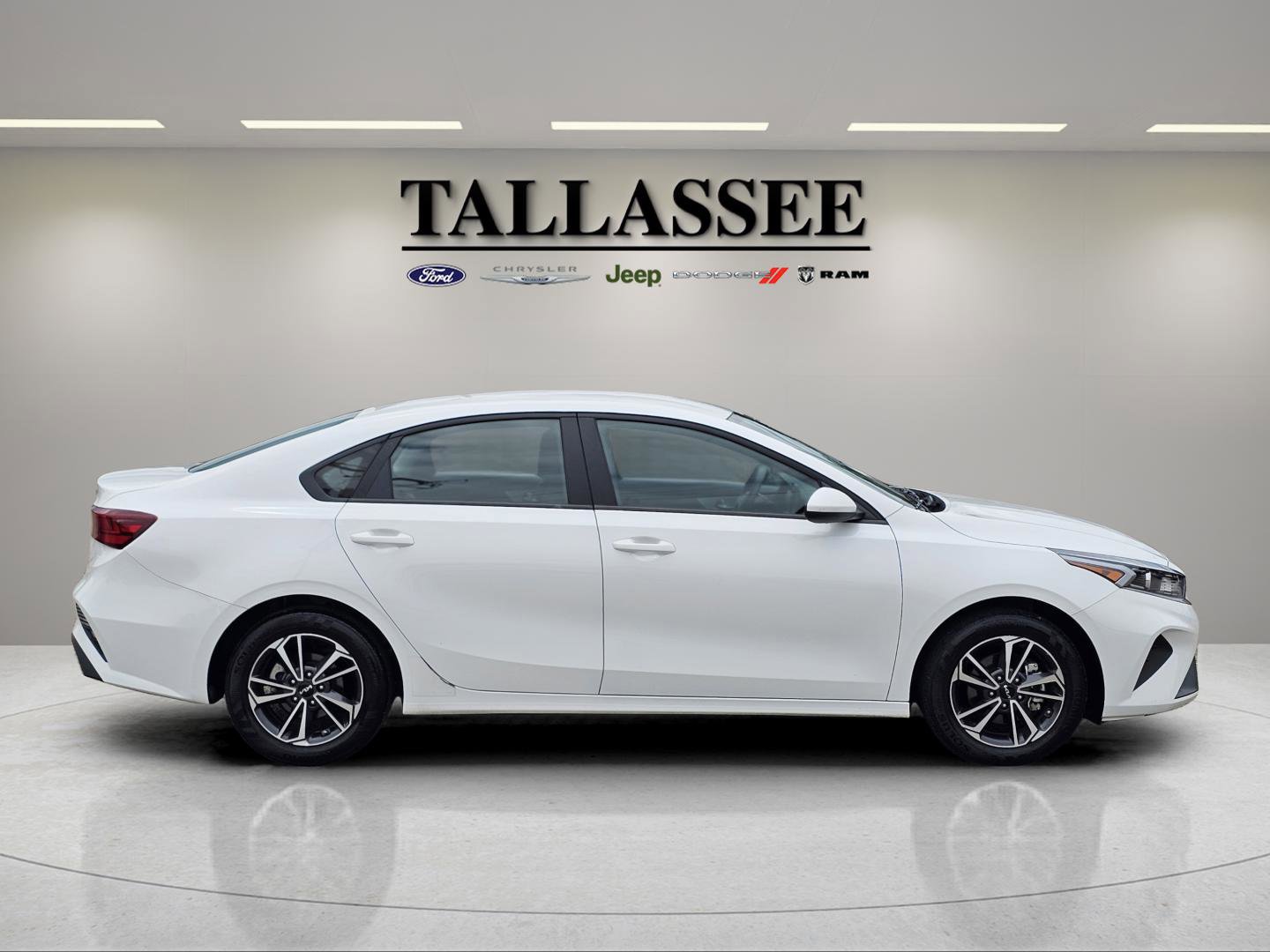2024 Kia Forte LXS photo 7