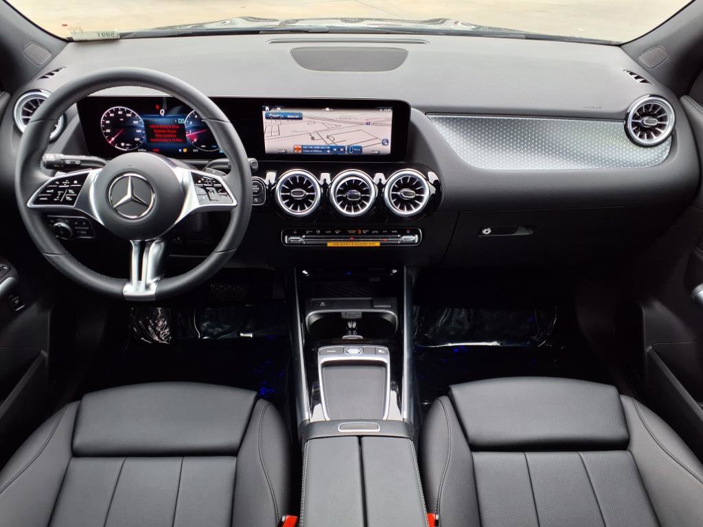 2025 Mercedes Benz GLA 250 photo 3