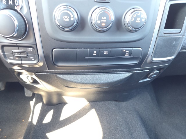 2024 Ram 1500 Classic Warlock photo 18