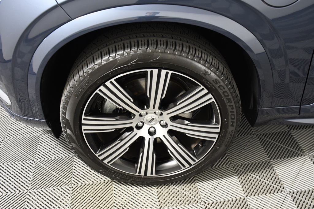 2023 Volvo XC90 Recharge T8 Core photo 10