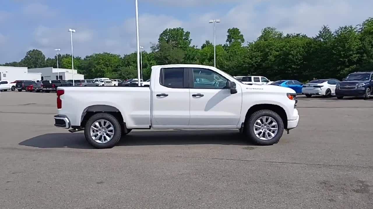 2025 Chevrolet Silverado 1500 Custom photo 6
