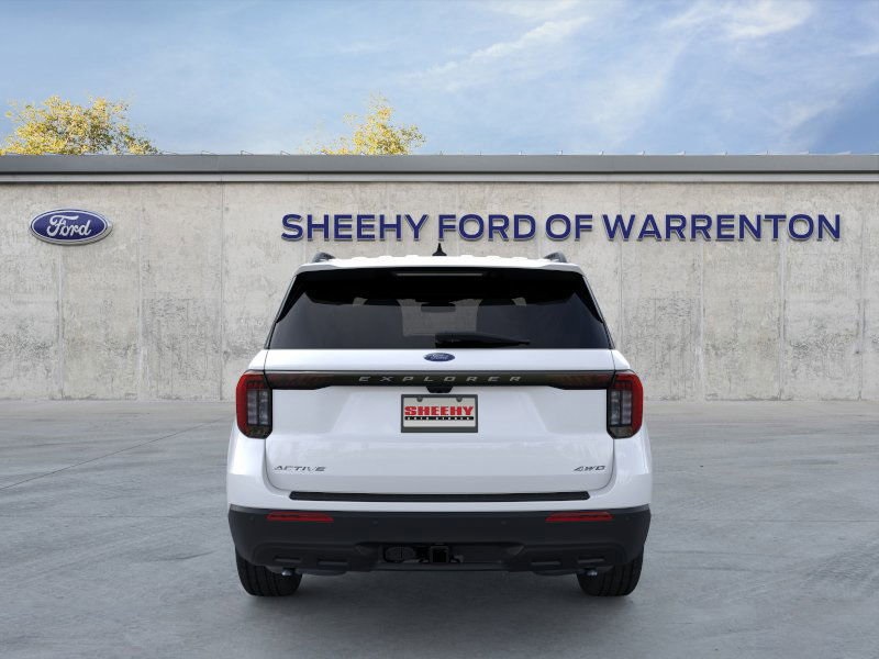 2025 Ford Explorer photo 3