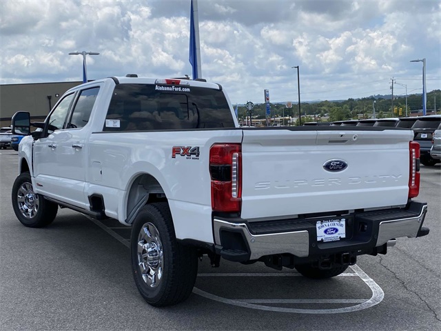 2025 Ford F-350 Lariat photo 3