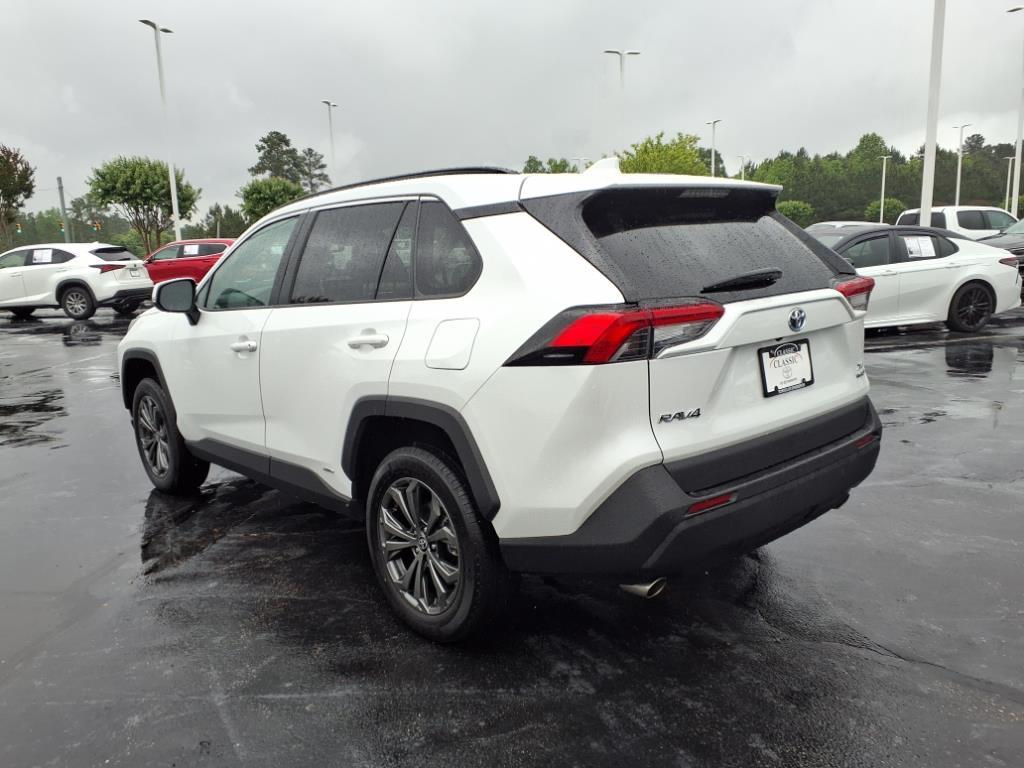 2024 Toyota RAV4 Hybrid XLE Premium photo 3