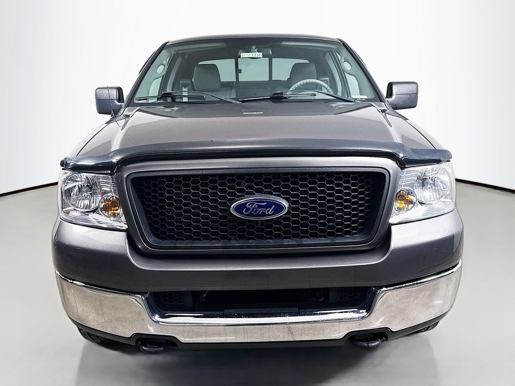 2005 Ford F-150 XLT photo 2