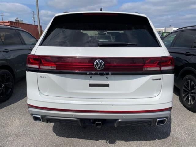 2024 Volkswagen Atlas Peak Edition SEL photo 3