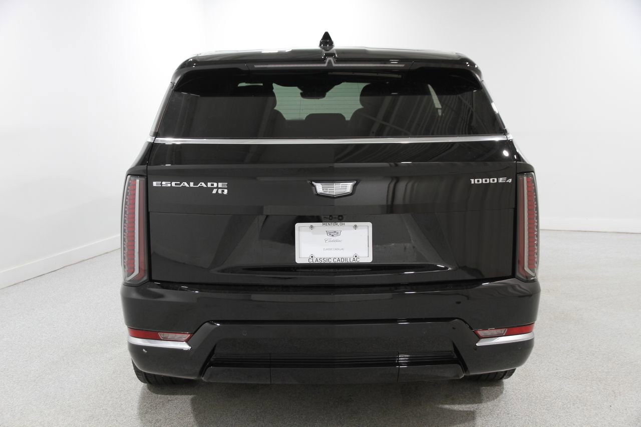 2025 Cadillac Escalade Luxury photo 25