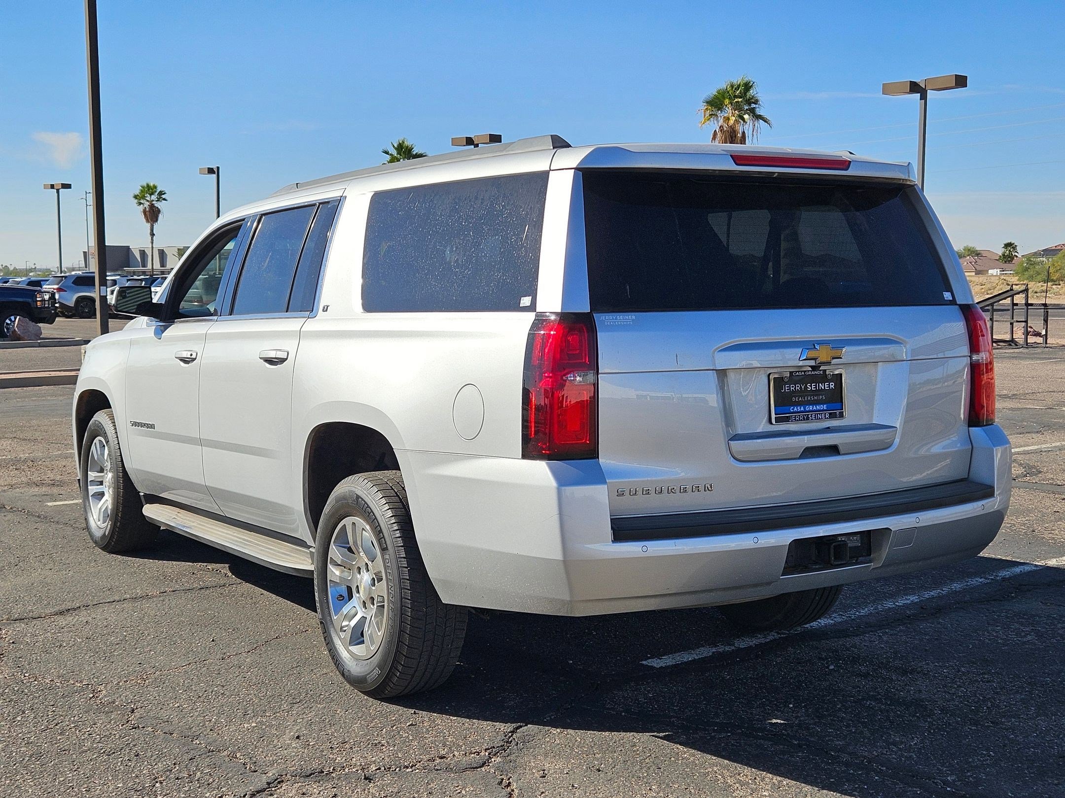2019 Chevrolet Suburban LT photo 3
