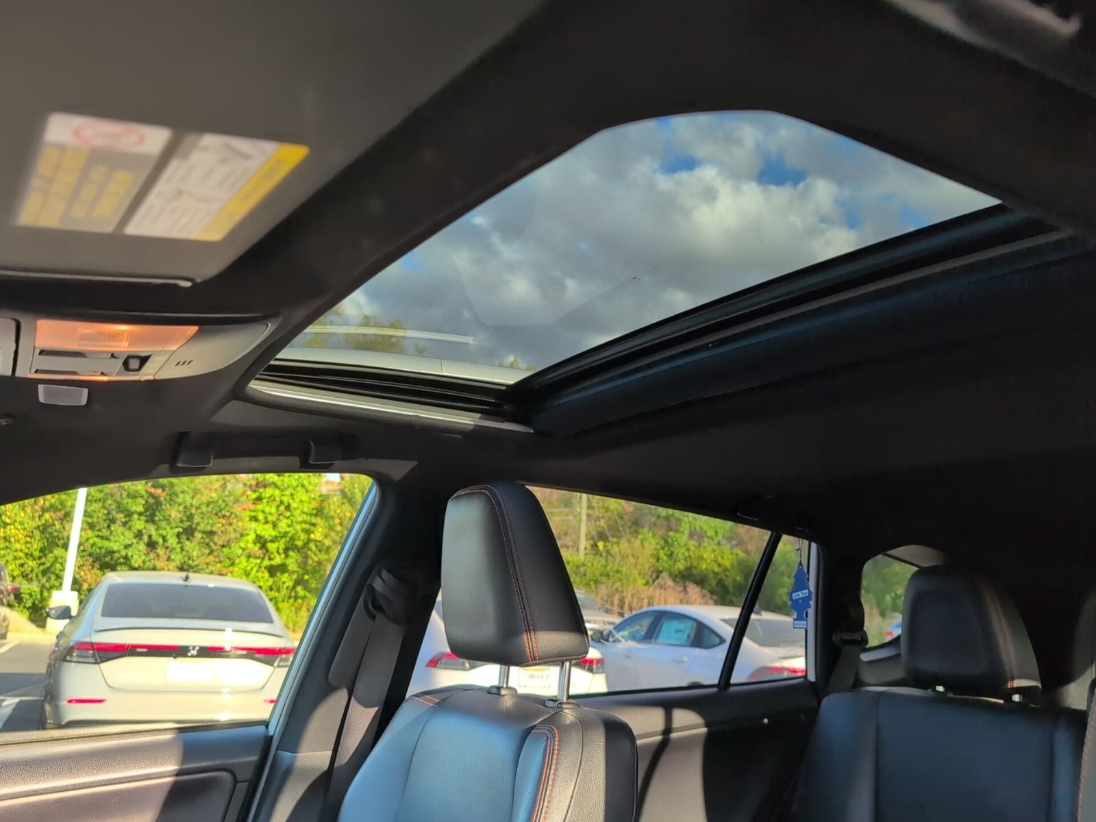 2018 Toyota RAV4 Hybrid SE photo 12