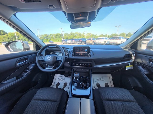 2026 Nissan Rogue SV photo 14