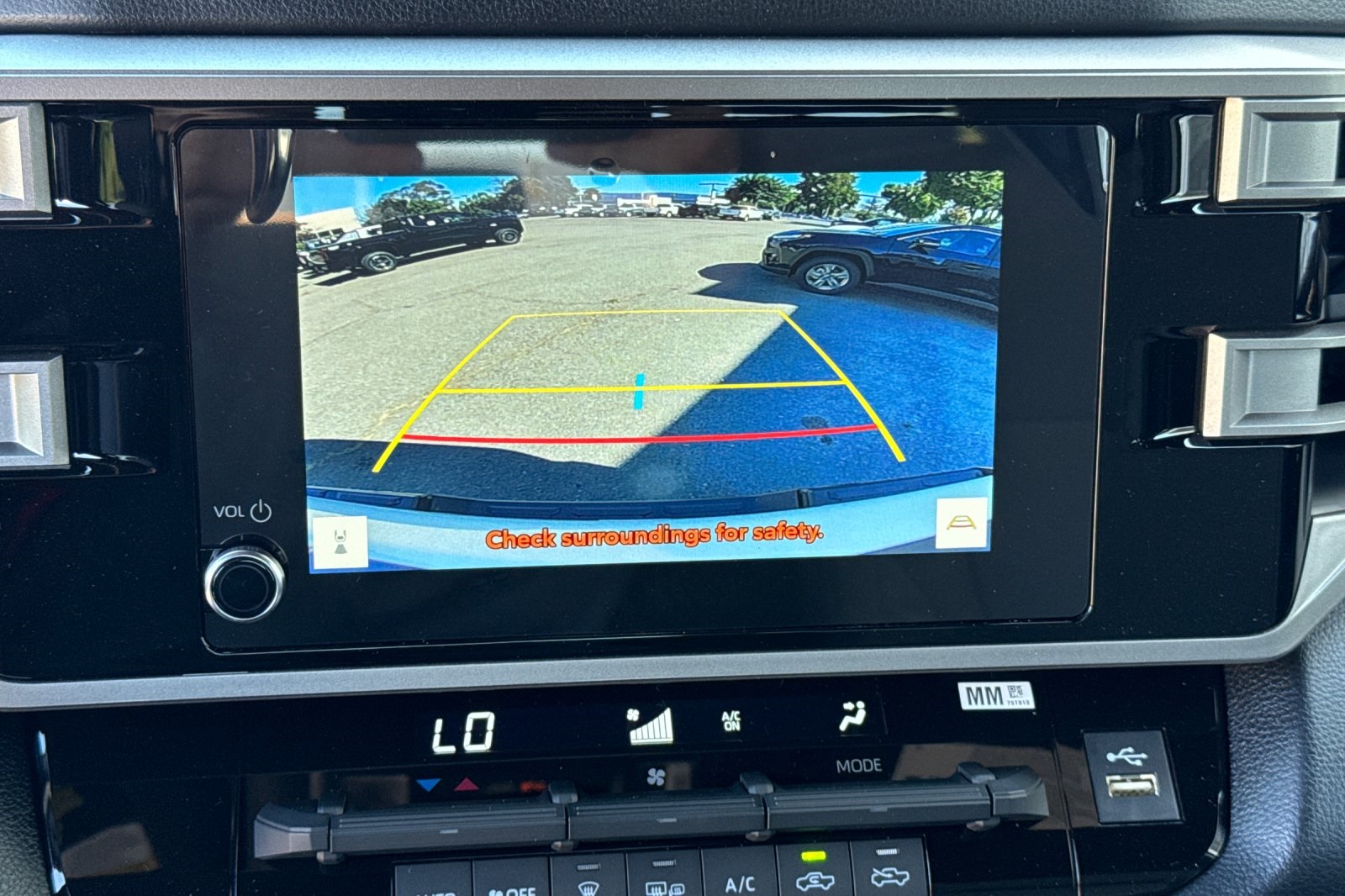 2025 Toyota Tundra SR5 CrewMax photo 21