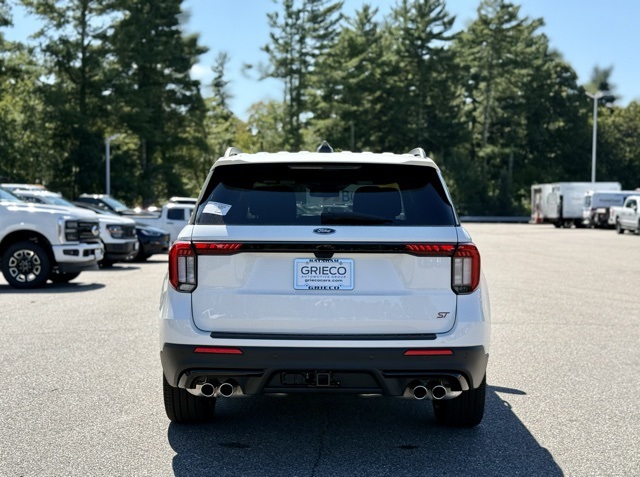 2025 Ford Explorer ST photo 5