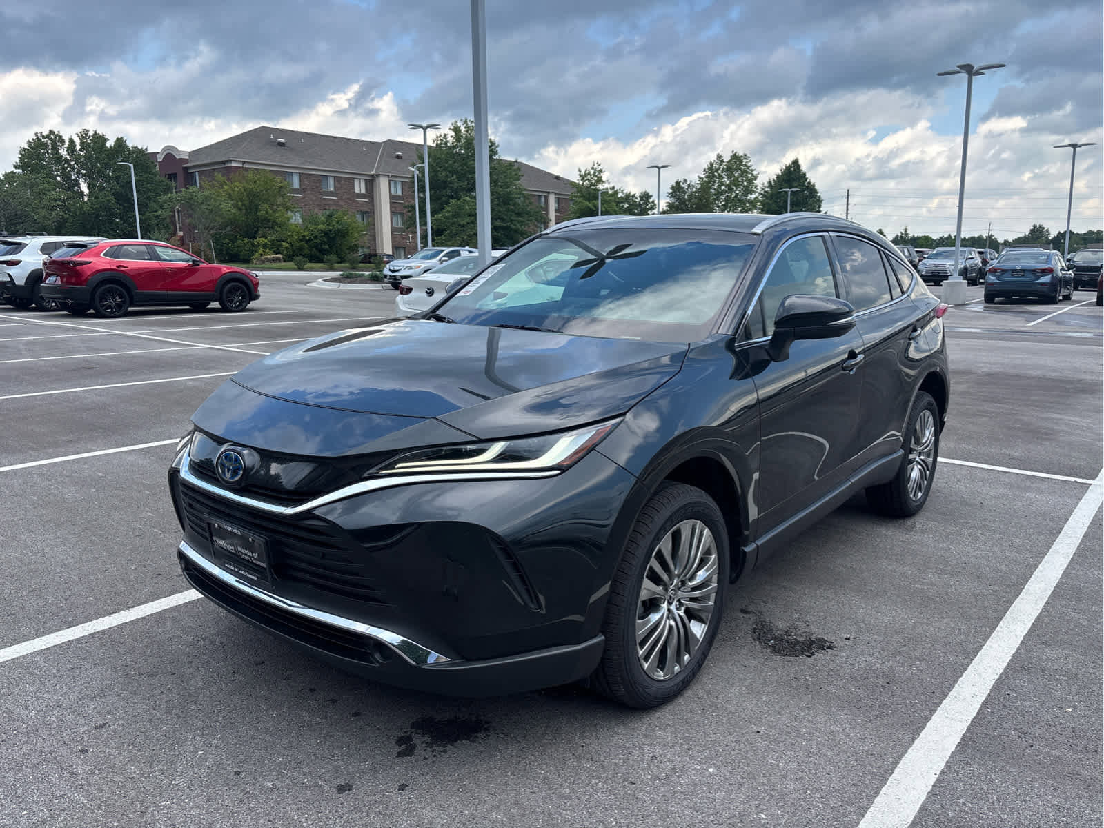 Used 2022 Toyota Venza XLE with VIN JTEAAAAHXNJ110272 for sale in Kansas City
