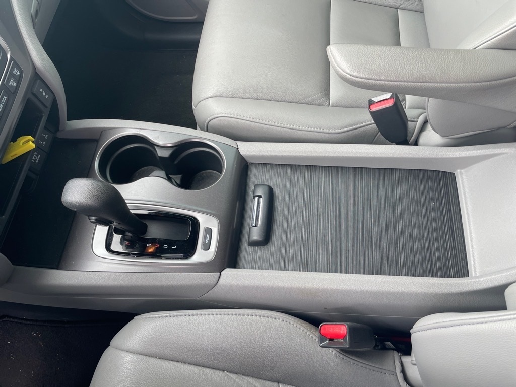 2016 Honda Pilot EX-L photo 16