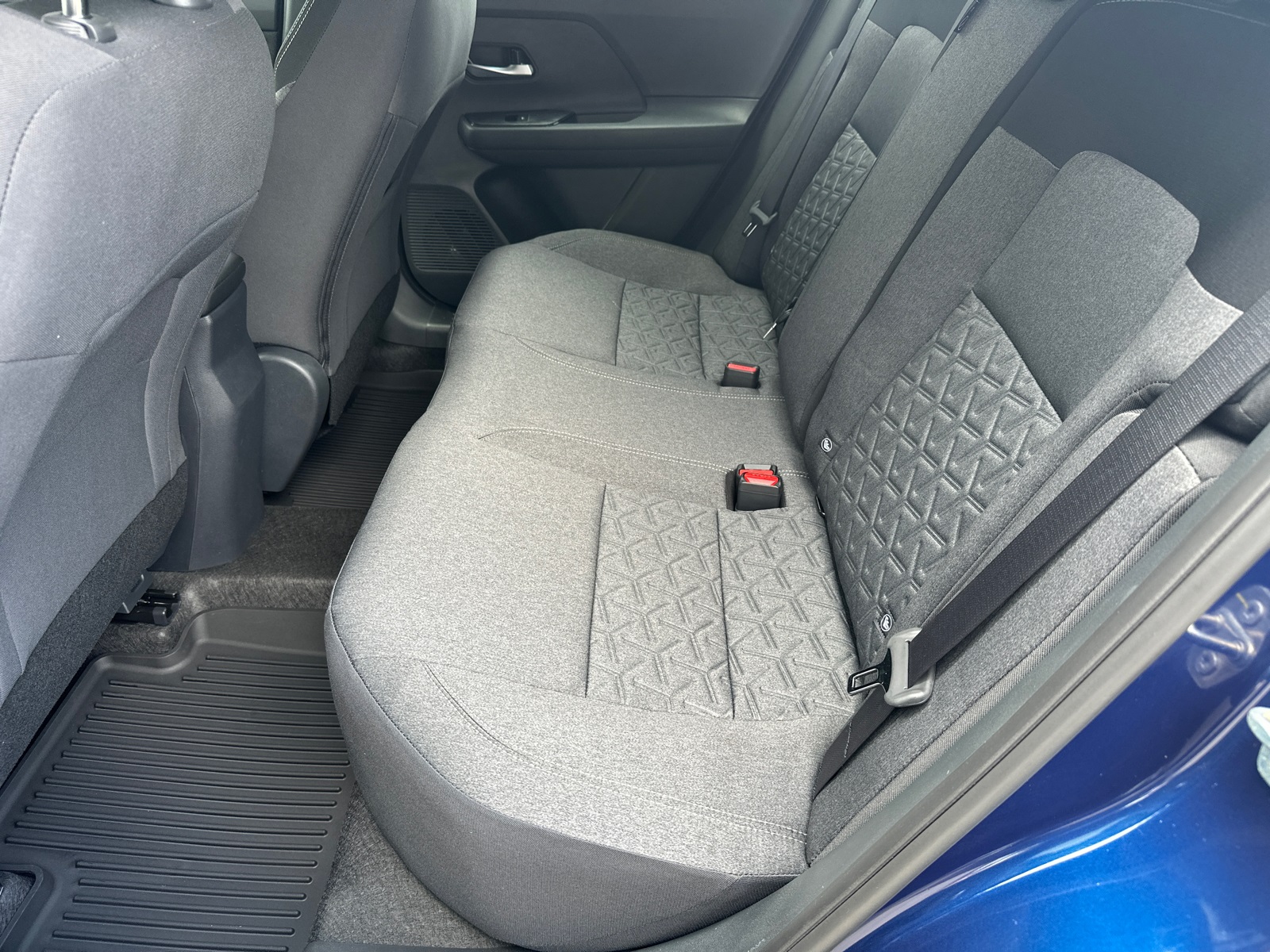 2025 Nissan Kicks SV photo 19