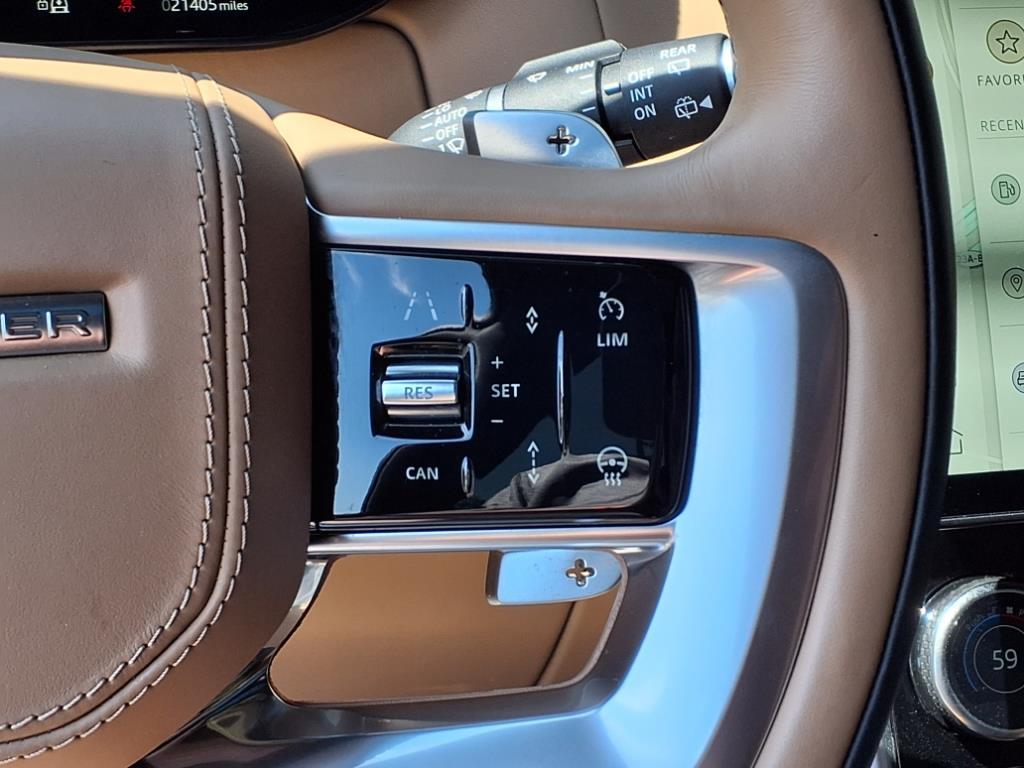 2023 Land Rover Range Rover SE photo 18