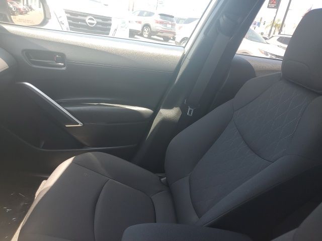 2024 Toyota Corolla Cross LE photo 20