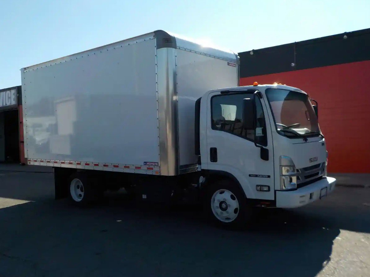 2024 Isuzu NRR Standard photo 2