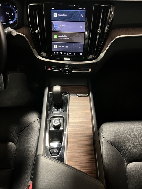 2024 Volvo V60 Cross Country B5 Plus photo 24
