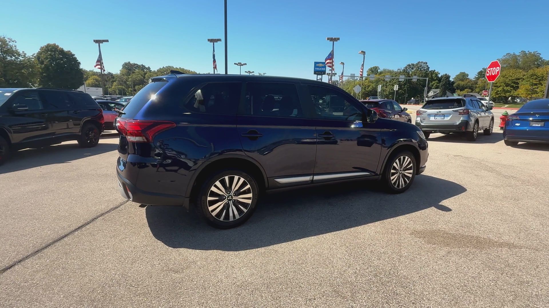 2020 Mitsubishi Outlander ES photo 31