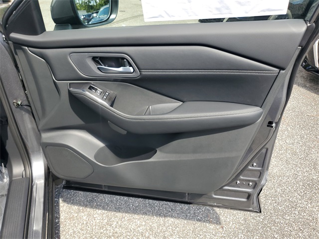 2026 Nissan Rogue SV photo 32