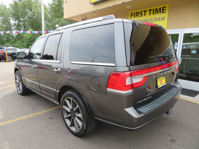 2017 Lincoln Navigator Reserve photo 3