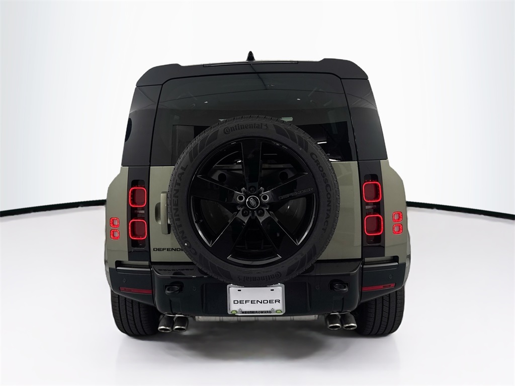 2025 Land Rover Defender 110 X-Dynamic SE photo 6