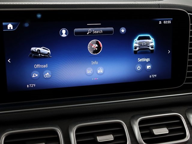 2026 Mercedes Benz GLS 450 4MATIC photo 19