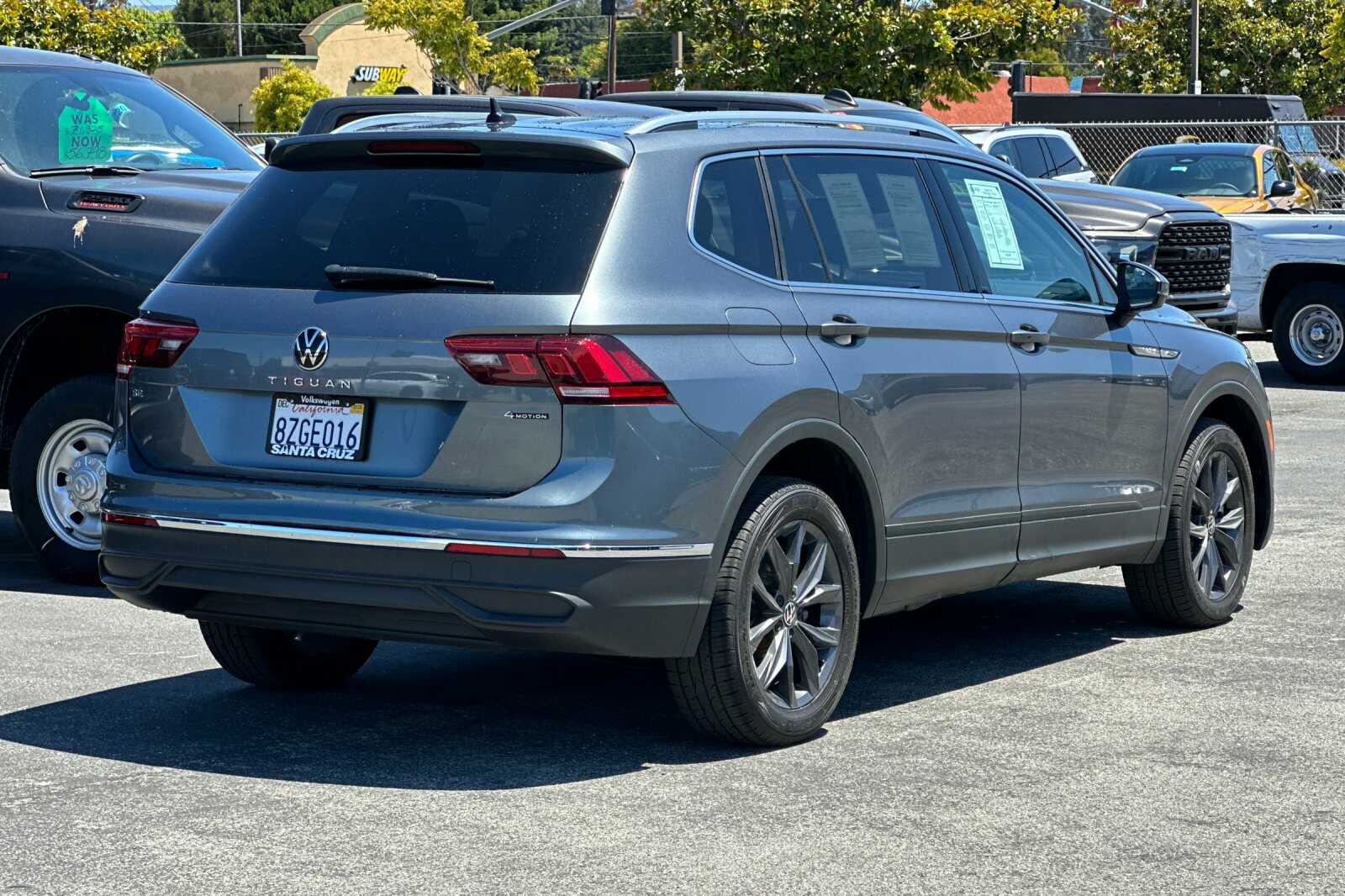 2022 Volkswagen Tiguan SE photo 4