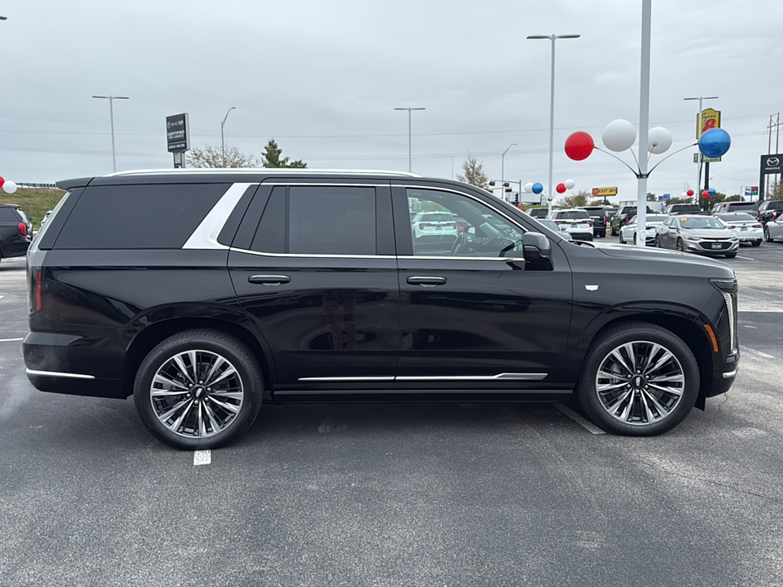 2025 Cadillac Escalade Premium Luxury photo 4