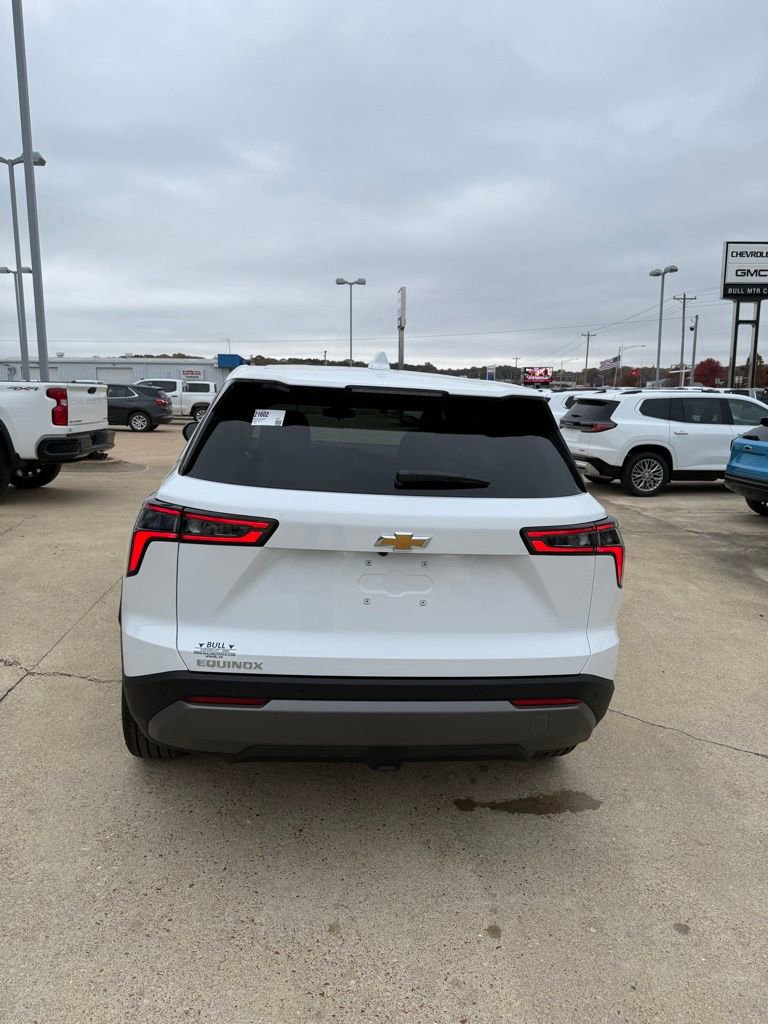 2026 Chevrolet Equinox LT photo 4