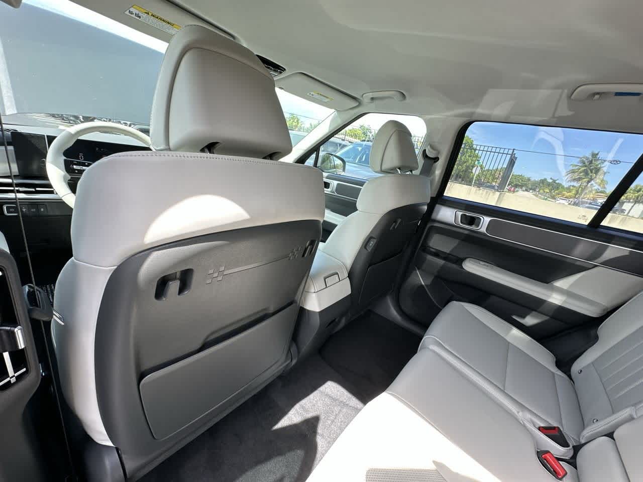2025 Hyundai Santa Fe SEL photo 18
